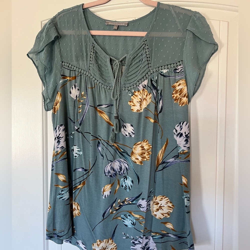 Daniel Rainn blouse